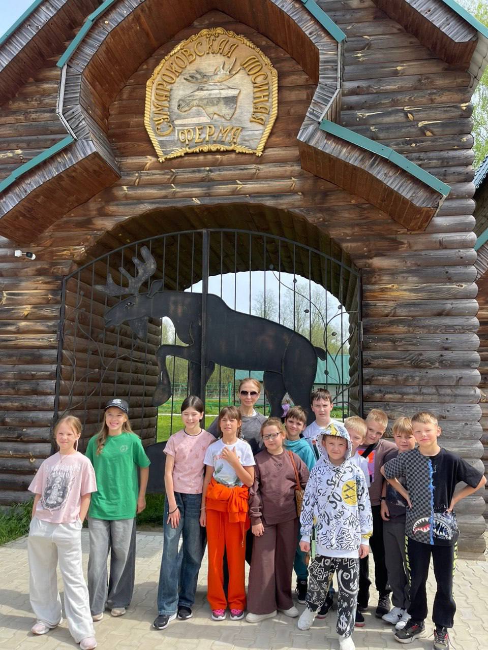 Гимназисты побывали в Костроме и посетили Ипатьевский монастырь