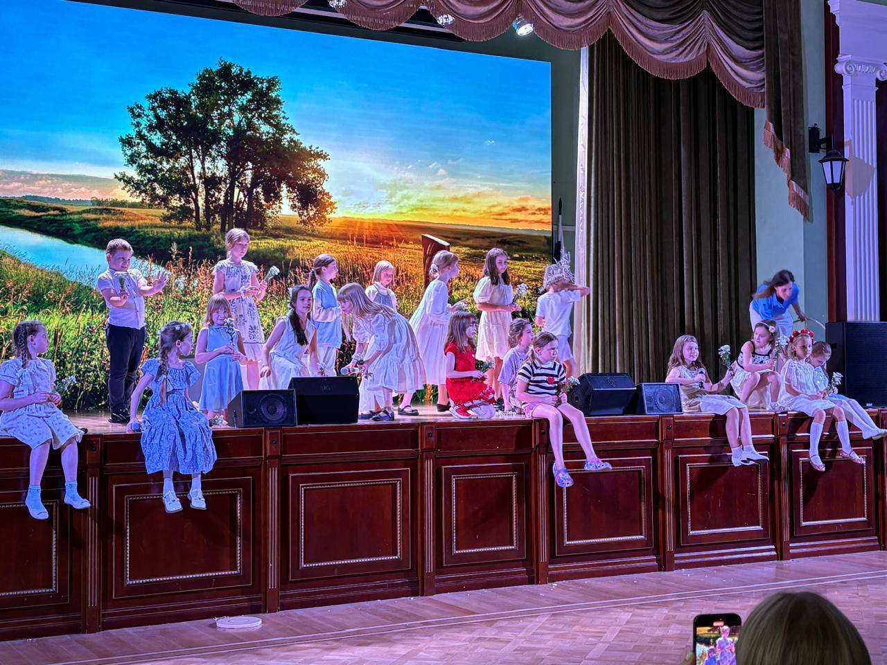 Ярко и весело завершилась творческая смена лагеря «Хроники Нарнии»!